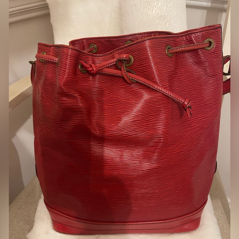 Authentic Louis Vuitton Noe Bag